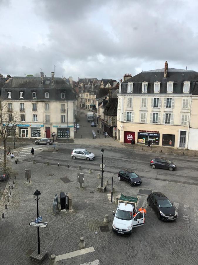 Saint Bonnet Daire Bourges Dış mekan fotoğraf